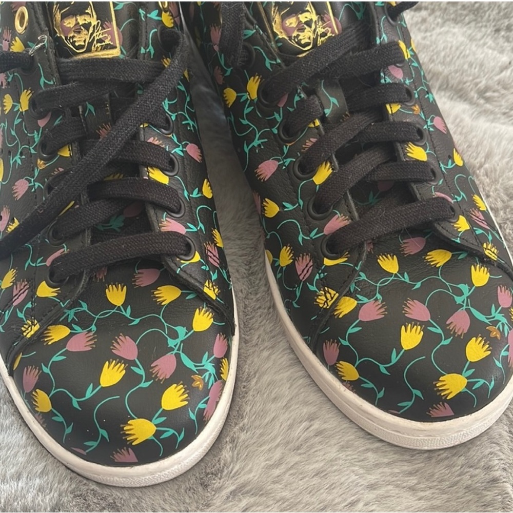 Size 9 Adidas Like  NEW.  Stan Smith - Picture 6 of 6